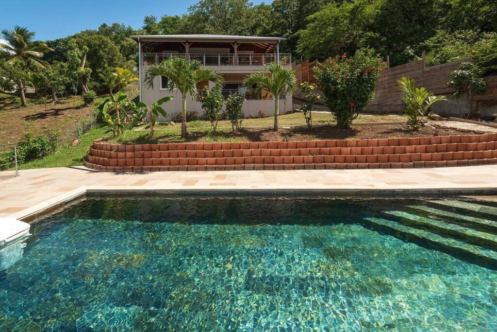Bas De Villa Piscine Petit Versailles Sainte Anne Extérieur photo